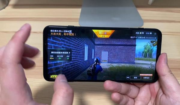 辅助器和平精英黑鲨怎么用