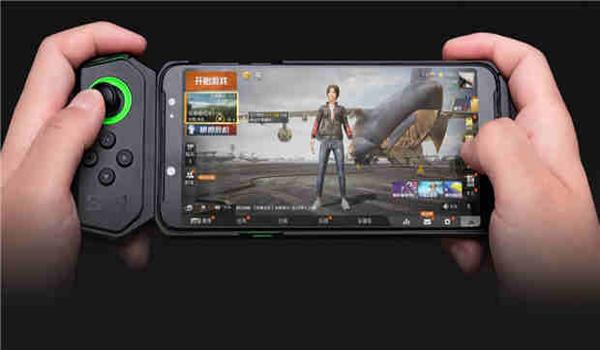 和平精英五个辅助怎么开