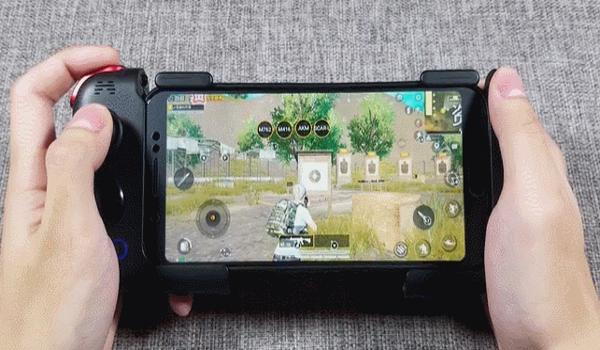 和平精英曲屏辅助键在哪