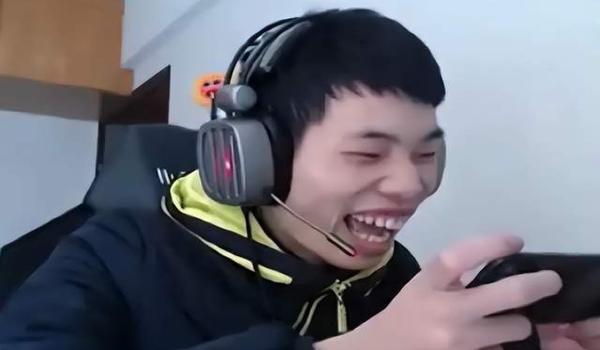 鲨鱼和平精英压枪教学 鲨鱼和平精英压枪教学